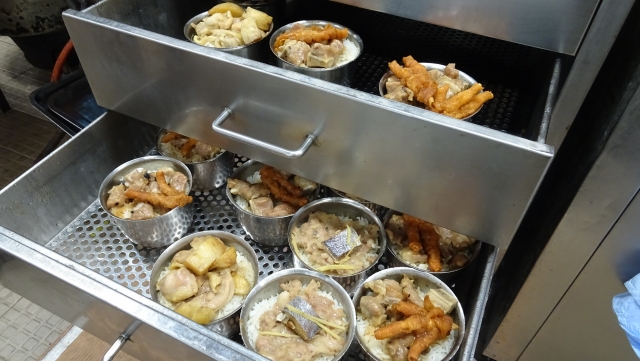 蒸しご飯が入った蒸し器